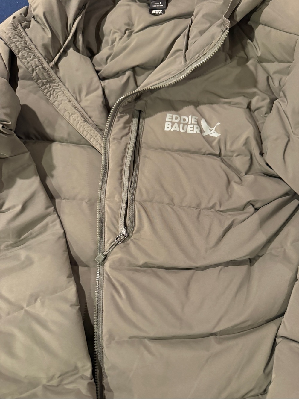 Eddie Bauer Mens Belltown insulated Jacket in Sage Green color. Size L